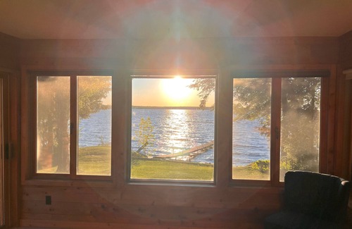Manistique House | Sunset Beach - Log Home on Beautiful Indian Lake