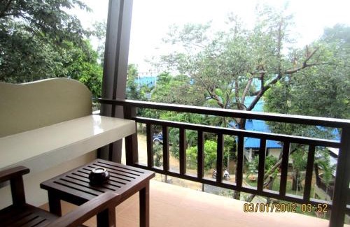 Haad Rin Resort | Sunset Beach Villas Free Shuttle Bus Pickup 10am and 12pm