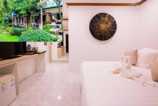 Haad Rin Resort | Sunset Beach Villas Free Shuttle Bus Pickup 10am and 12pm