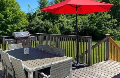 Wellington House | Sunset Beach - Waterfront, Hot Tub, Games Room