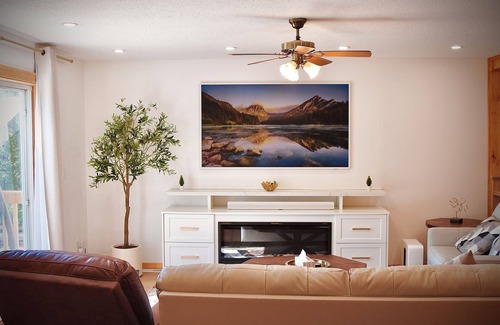 Utterson Cottage | Sunset Bliss Cottage with Lake
