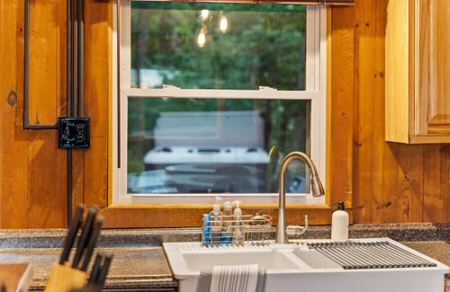 Elkton Cabin | Sunset Cabin - 15 min to SNP