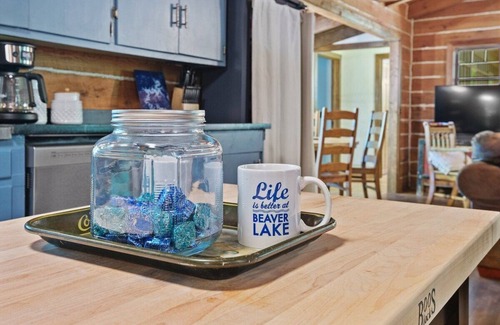 Rogers House | Sunset Cabin - Secluded retreat on Beaver Lake