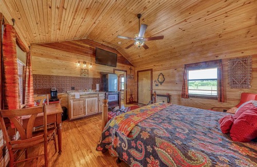 Fredericksburg Hotel | Sunset Cabin