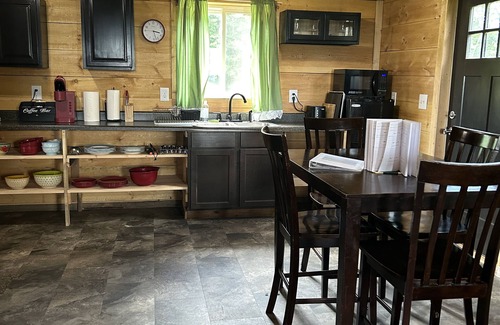 Jasper Cabin | Sunset cabins nRustic cabin for peace and quiet