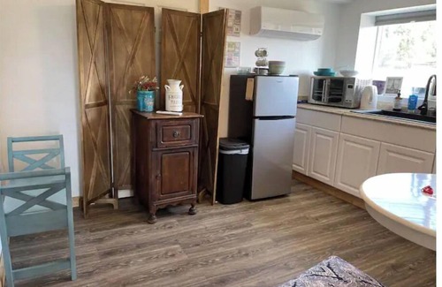 Mancos House | Sunset Casita 2 bedroom pet friendly Guest Ranch