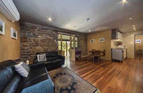 Jutland Bed & Breakfast | Sunset Cottage at 1860 Wine Country Cottages