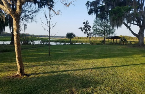 Citrus Springs House | Sunset Cottage on Lake Rousseau