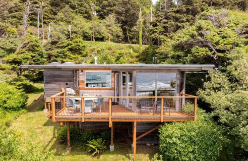 Arch Cape House | Sunset Cove by AvantStay Beachfront w Balcony