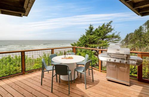 Arch Cape House | Sunset Cove by AvantStay Beachfront w Balcony