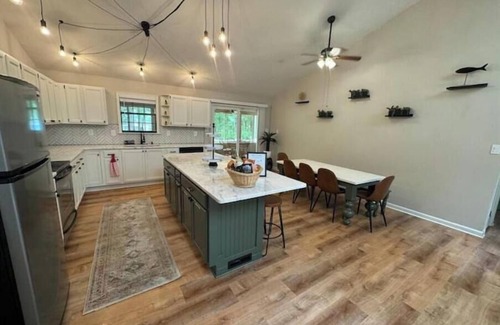 Bumpass House | Sunset Cove Lake House Lake Front with Dock Basketball Kayak Wine