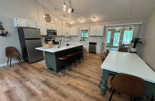Bumpass House | Sunset Cove Lake House Lake Front with Dock Basketball Kayak Wine