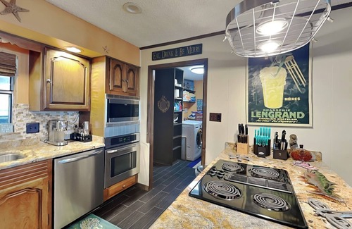 Dandridge Cabin | Sunset Cove