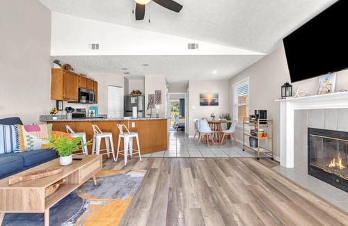 Gulf Lagoon Beach House | Sunset Dreams TOO King Bed 5 Min Walk to Beach!