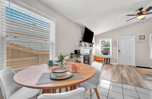 Gulf Lagoon Beach House | Sunset Dreams TOO King Bed 5 Min Walk to Beach!