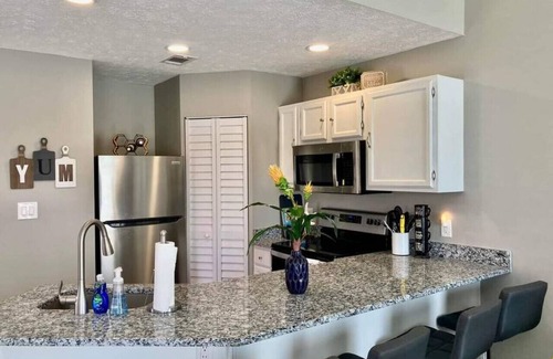 Gulf Lagoon Beach House | Sunset Dreams King Bed 5 Min Walk to Beach!