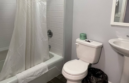 Bridgman House | Sunset Dunes Inn & Suites 104