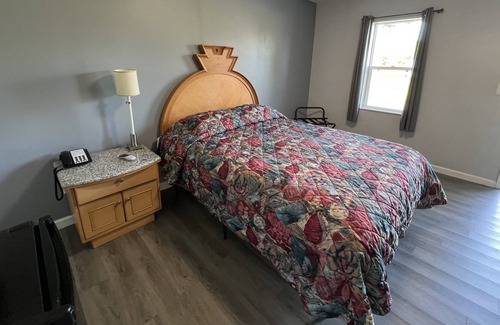 Bridgman Hotel | Sunset Dunes Inn & Suites