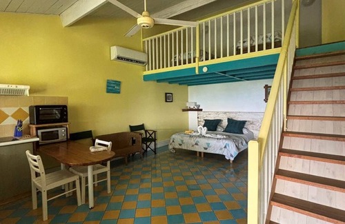 Bas Vent Cottage | Sunset Duplex: apartment for 2-4 people with sea view and private jacuzzi
