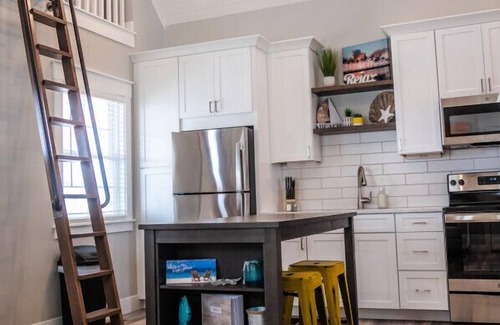 Celina Cabin | Sunset Escape - 1 Bed/2 Loft Lakeside Cottage!