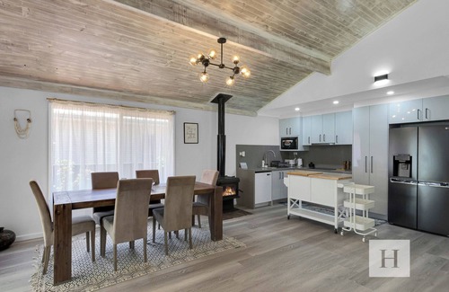 Chain Valley Bay House | Sunset Escape - Reserve Waterfront w/Kayaks