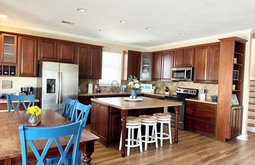 Marble Falls House | Sunset Escape lnBreathtaking views + fun amenities lnPet Friendly - New Flooring
