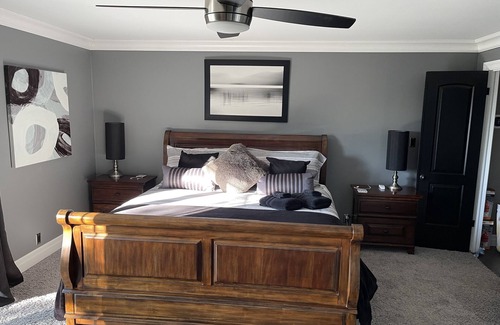 West Lake Bed & Breakfast | Sunset Escape On Westlake. nThis B&B offers 2 suites that are rented separately.