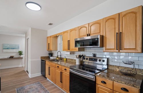 Lake Oconee House | Sunset Estate 7 bedrooms, Sleeps 18! + Game Room