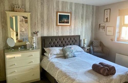 North Wheatley House | Sunset garden retreat