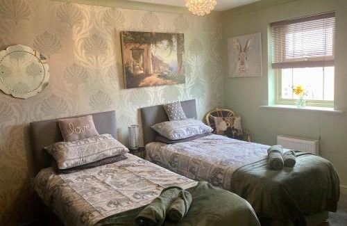 North Wheatley House | Sunset garden retreat