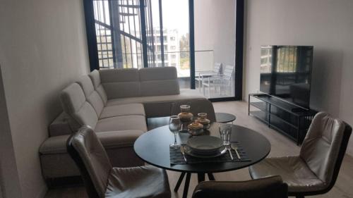 Historical Center Apartment | Sunset Gardens - Holiday Apartments - by TLV Living