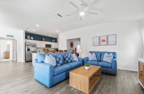 Candler House | Sunset Getaway - 3/2 dog friendly, w/4 seater golf cart