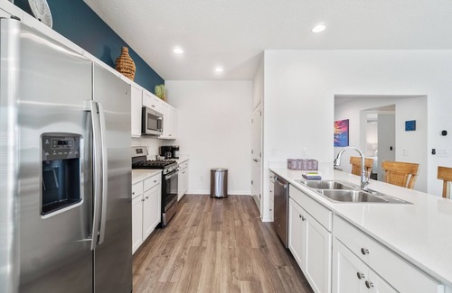 Candler House | Sunset Getaway - 3/2 dog friendly, w/4 seater golf cart