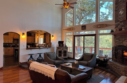 Divide House | Sunset Grove: New Hot Tub-Stunning Views-Game Room
