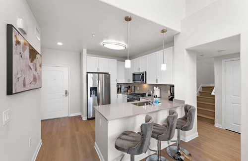 Airport Area Apartment | Sunset Haven: Luxurious 3Bed/Bath Retreat in Irvine, near SNA airport