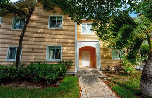 Alice Town Condo | Sunset Haven: Spacious 3 Bedroom Condo in Bimini Bay Community