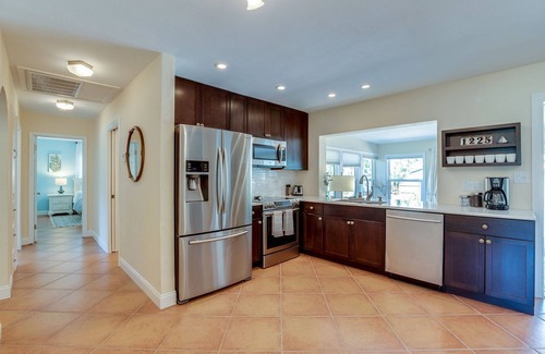 McGregor House | Sunset Hideaway - Luxury living, steps from the water, top of line furnishings
