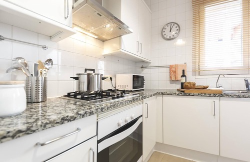 Barri Vell Apartment | Sunset - Holiday Apartment Rental in Girona | Bravissimo