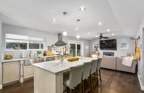 Newcastle House | Sunset House - Pool, Hot Tub, Game Room & Fire Pit