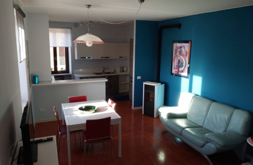 Bedizzole Apartment | "Sunset in the Castle", three-room apartment near Lake Garda