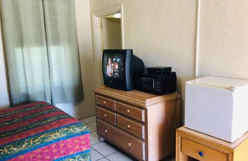 Fort Pierce Hotel | Sunset Inn- Fort Pierce, FL