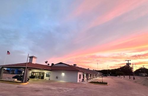 Brady Hotel | Sunset Inn