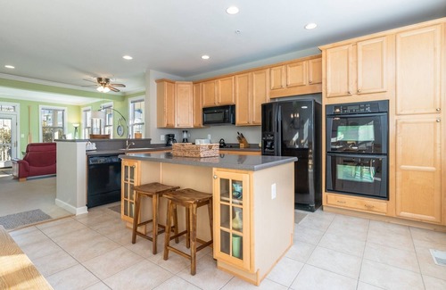 Sunset Island House | Sunset Island 30 Canal Side Mews West