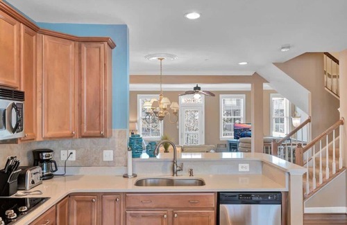 Sunset Island House | Sunset Island Resort 5BR 4BA Townhome w/Amenities