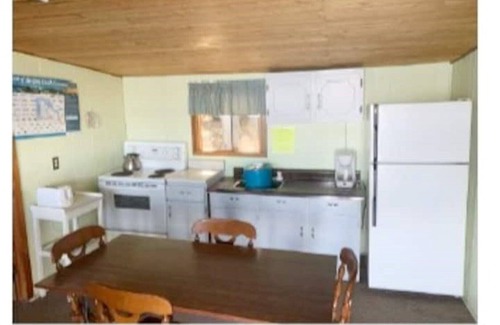 South Bruce Peninsula Cabin | Sunset Lakefront Spacious 8 people Getaway,