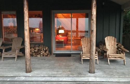 Northern Bruce Peninsula House | Sunset Lakehouse, cozy cottage