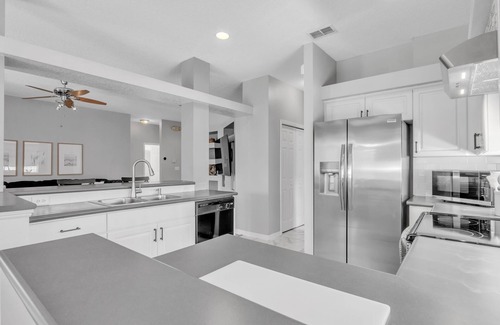 Sunset Lakes House | Sunset Lakes Escape