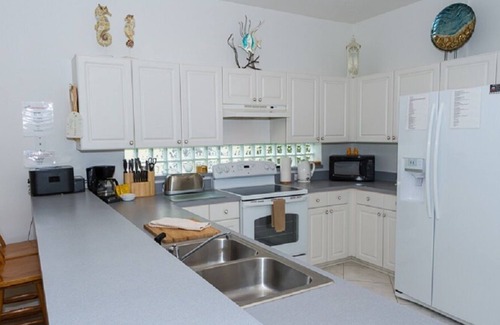 Sunset Lakes House | Sunset Lakes - Luxury pool home on Disney's doorstep!