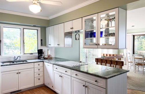 Harbor Springs House | Sunset Landing - Private Sandy Beach, Lamkin Drive 3 BD, 2 BATH (Sleeps 6)