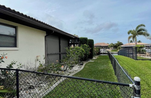 Punta Gorda House | Sunset lit sky over private pool lanai! Walk 2 town & all around! PRIME LOCATION